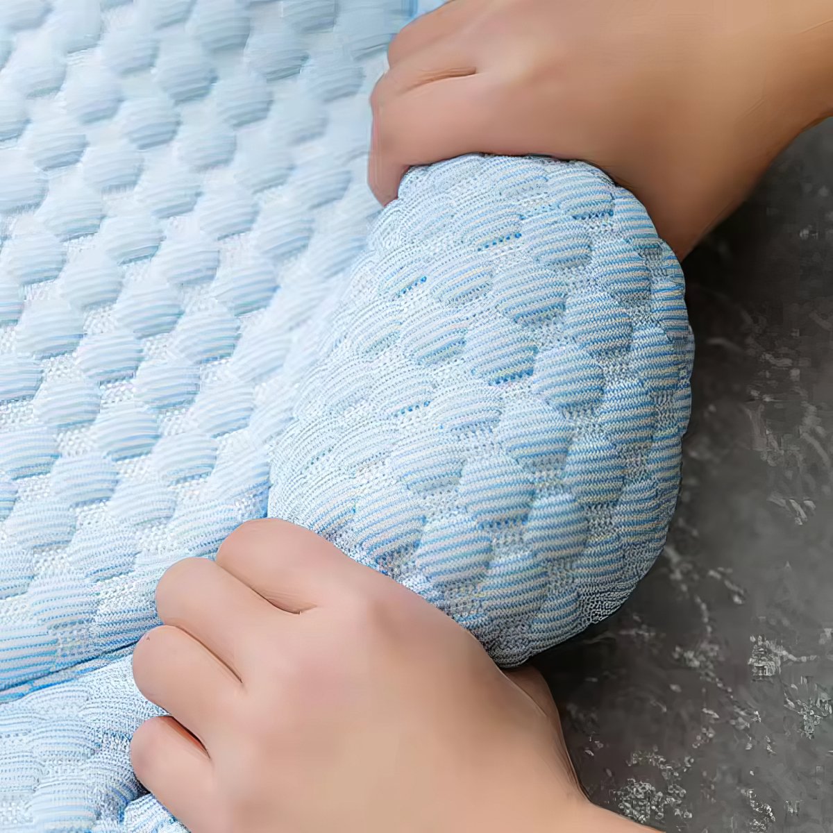 Frost Breeze Cooling Dog Bed With Temperature Regulation On Hot Days